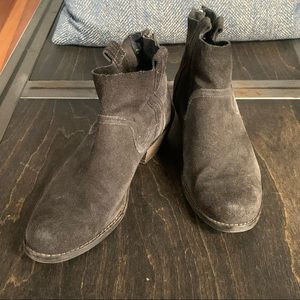 Brown suede -like Booties Ankle Boots 7.5 Dolce Vita
